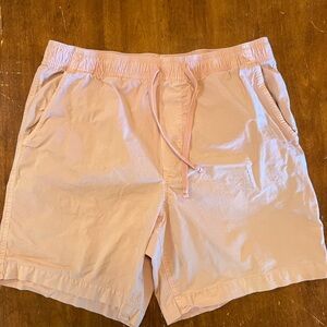 Men’s American Eagle cotton shorts. 7” inseam. Peach color. Button back pocket